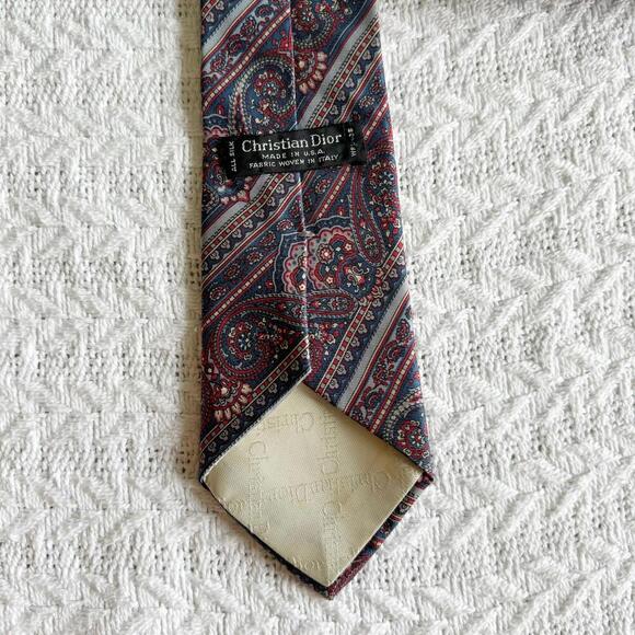 Timeless Christian Dior Paisley Men’s Tie - Picture 2 of 4